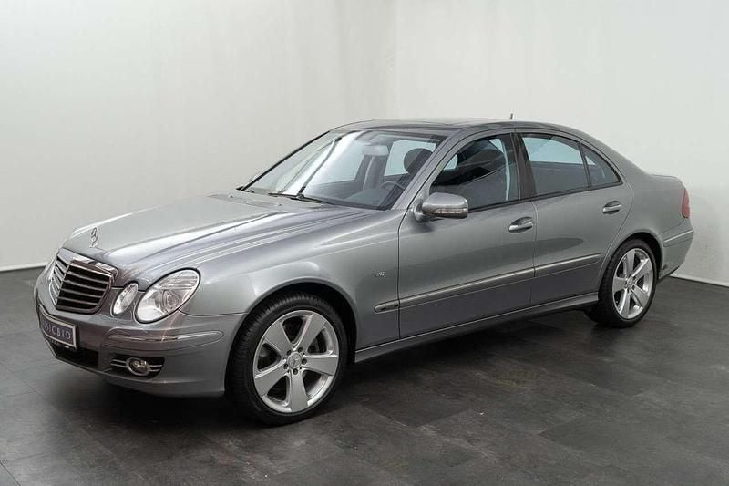 Palladiumsilber Gebraucht 2007 Mercedes E50 AMG AMG Limousine | 14.920 € (Fairer Preis) - Bild 1/4