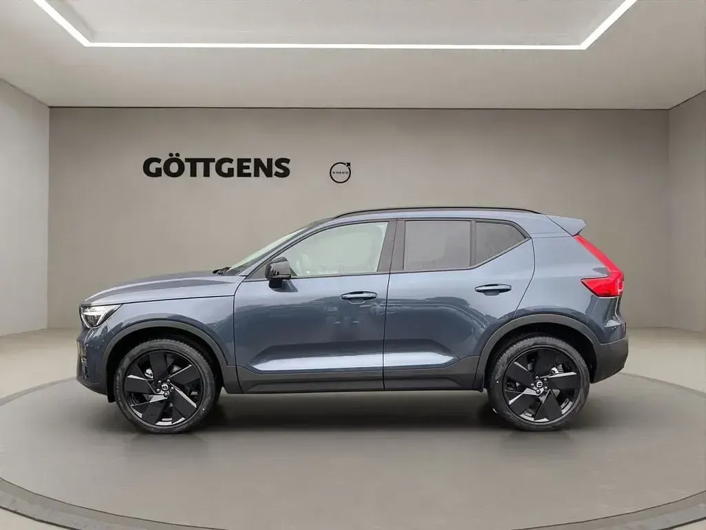 Nowe Volvo XC40 Plus 163 KM (119 kW) 2026 Niebieski SUV