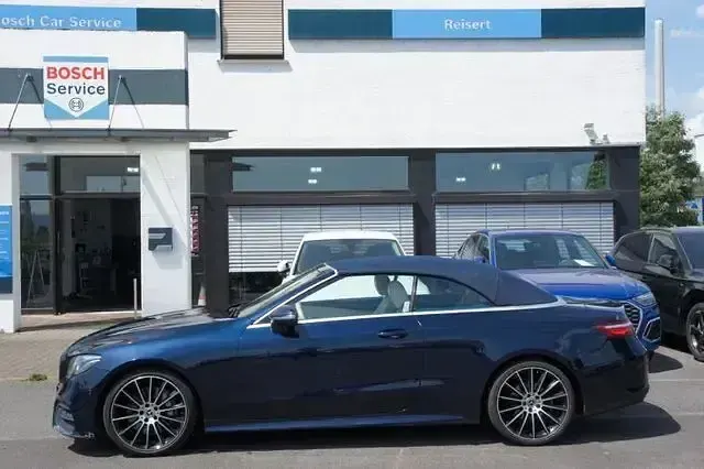 Gebraucht Mercedes E300 AMG line 245 PS (180 kW) 2018 Blau Cabrio