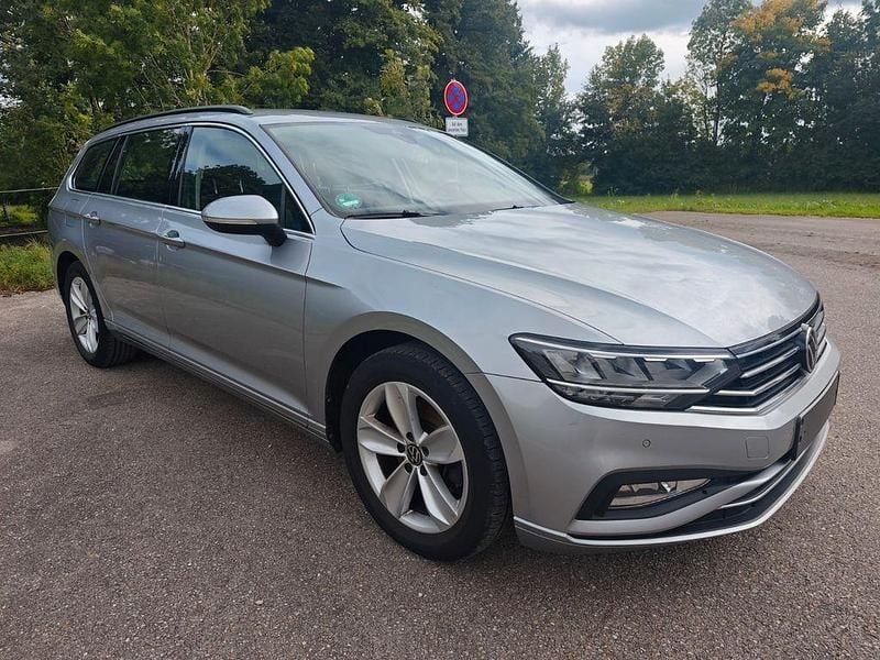 Silber Gebraucht 2020 VW Passat Business Kombi | 22.490 € (Guter Preis) - Bild 1/4