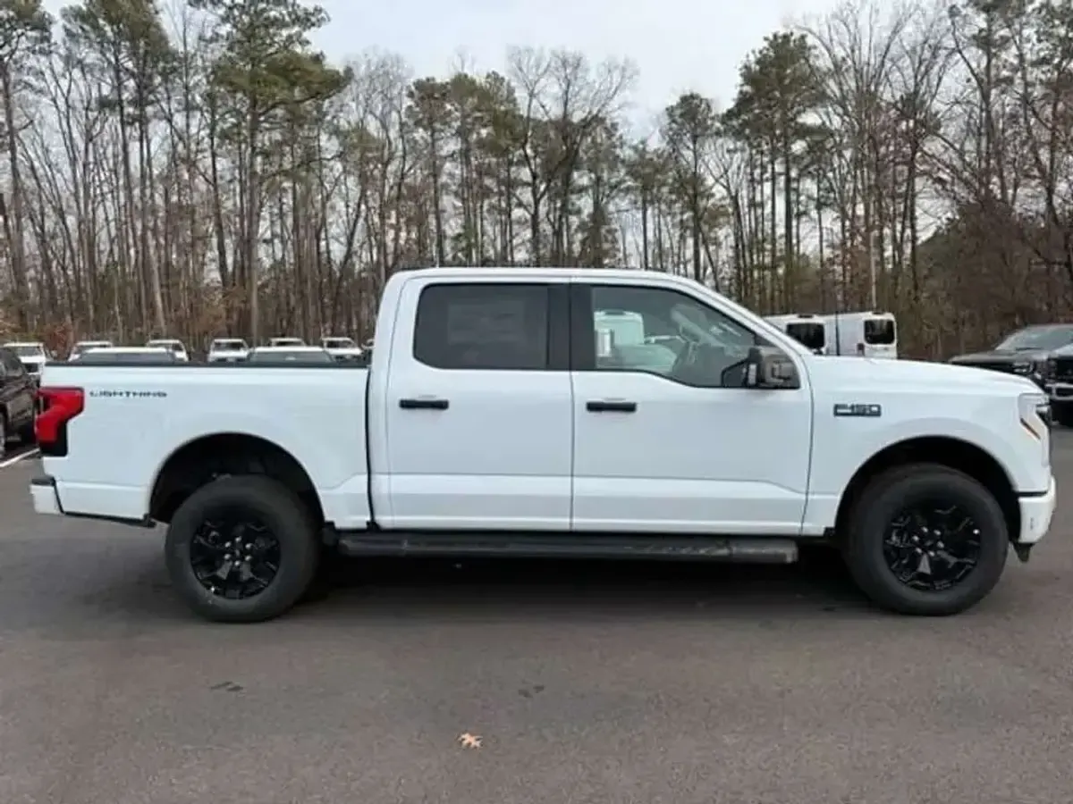 Gebraucht Ford F-150 XLT 336 kW (458 PS) 2025 Weiß Pickup