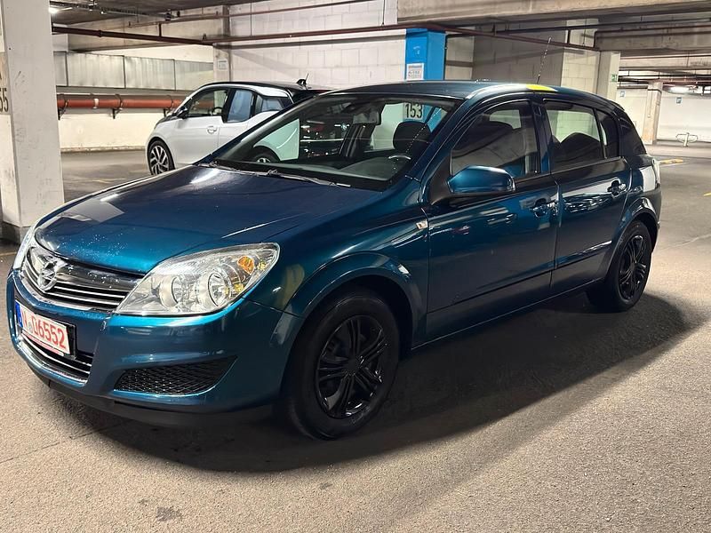 Blaugrün Gebraucht 2007 Opel Astra Edition Limousine | 1.899 € (Etwas zu teuer) - Bild 1/4