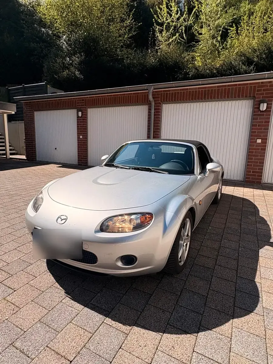 Second-hand Mazda MX5 126 CP (92 kW) 2006 Argintiu Cabrio