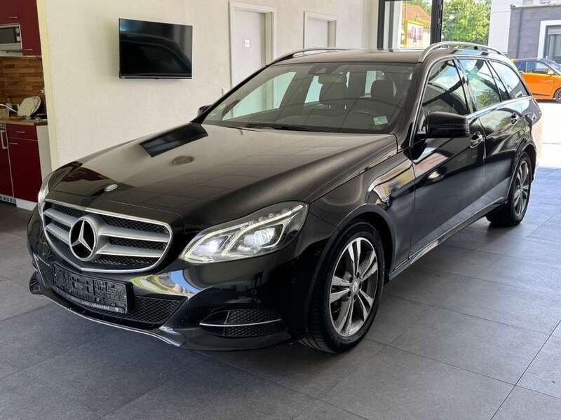 Schwarz Gebraucht 2014 Mercedes E220 Avantgarde Kombi | 10.950 € (Superpreis) - Bild 1/2