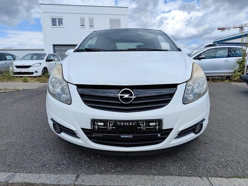 Gebraucht Opel Corsa Color Edition 90 PS (66 kW) 2009 Weiß Kleinwagen