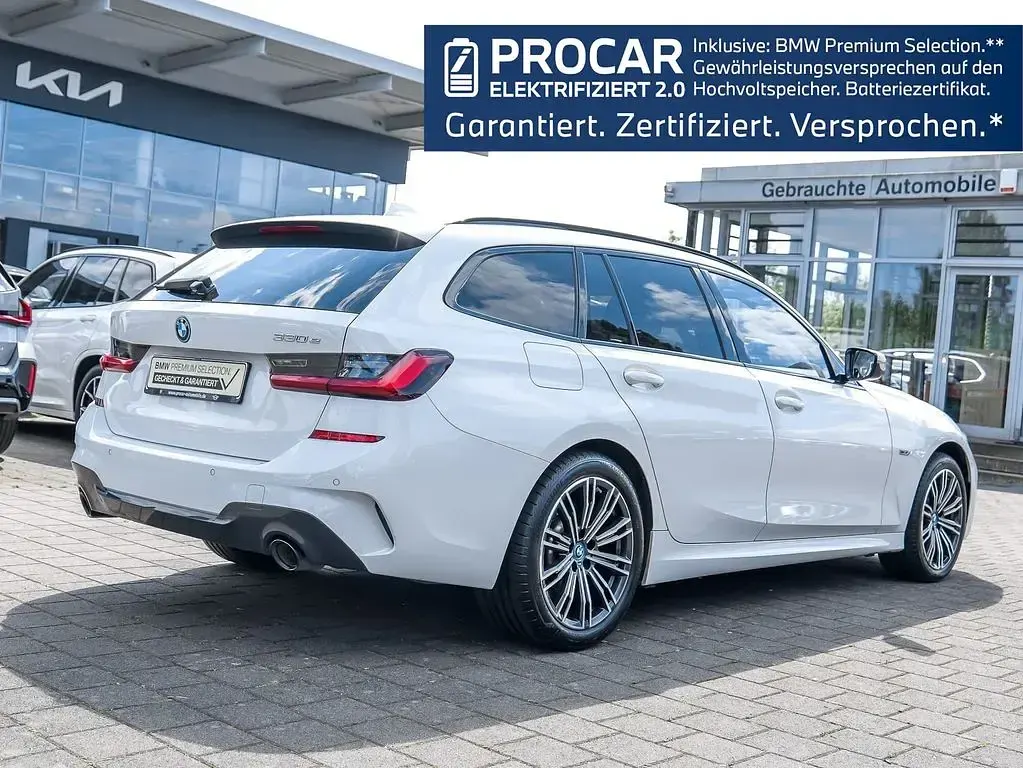 Gebraucht BMW 330 M Sport 184 PS (135 kW) 2022 Weiß Limousine