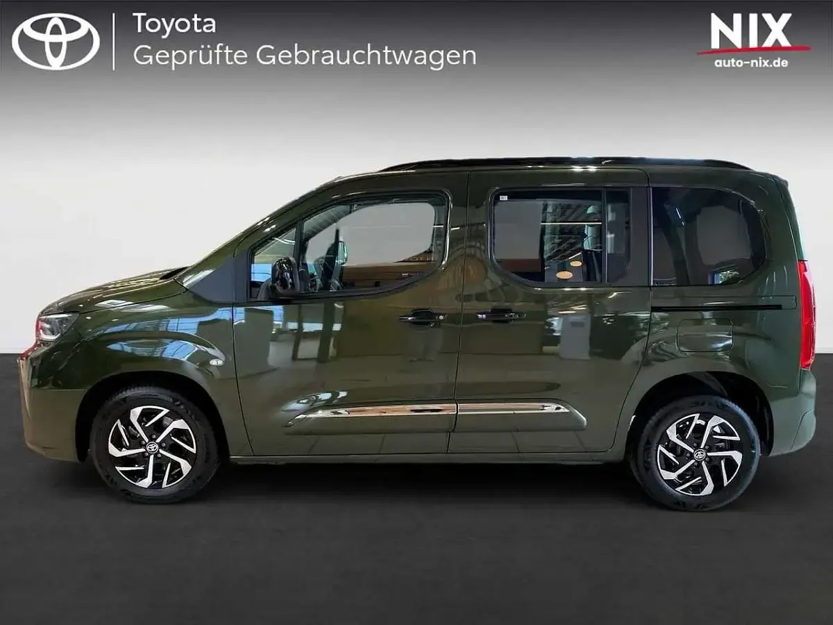 Neu Toyota Proace Verso City 110 PS (80 kW) 2026 Backpacker chaki Kombi