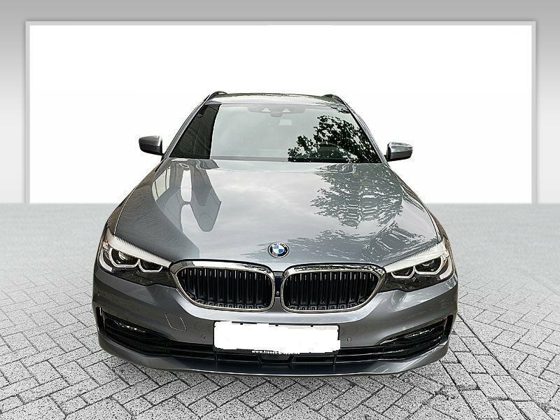 Grau Gebraucht 2018 BMW 520 Sport Line Kombi | 19.400 € (Etwas zu teuer) - Bild 1/4