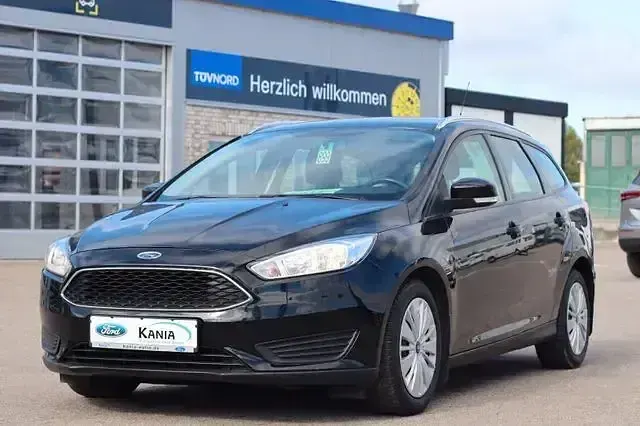 Gebraucht Ford Focus Trend 101 PS (74 kW) 2017 Schwarz Limousine