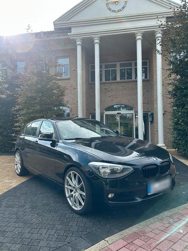Schwarz Gebraucht 2012 BMW 116 Kleinwagen | 6.590 € (Fairer Preis) - Bild 1/4