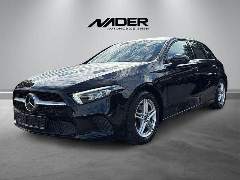 Schwarz Gebraucht 2019 Mercedes A180 Limousine | 18.990 € (Fairer Preis) - Bild 1/4
