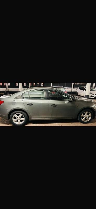 Gebraucht Chevrolet Cruze 109 PS (80 kW) 2010 Grau Limousine