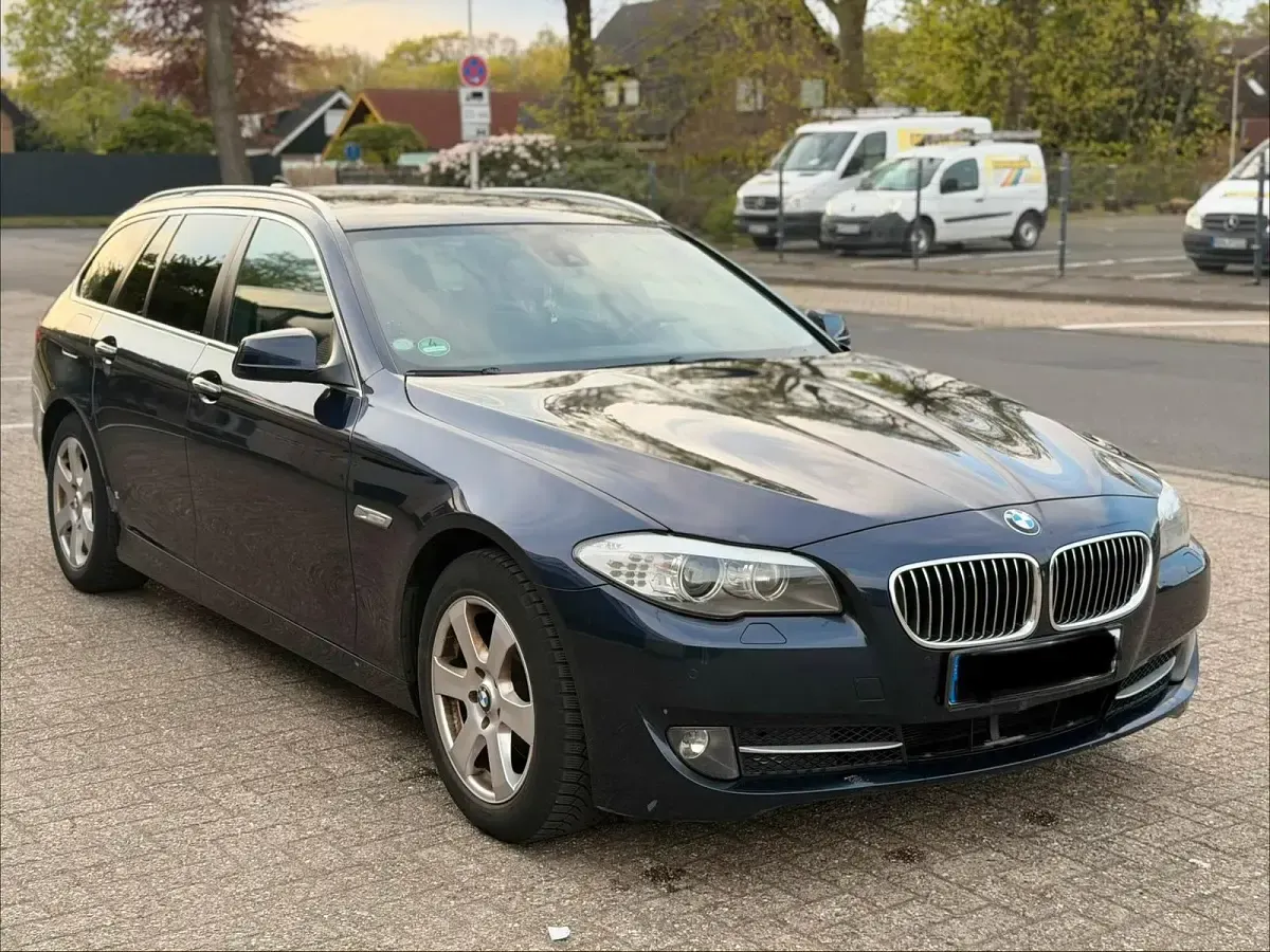 Gebraucht BMW 520 184 PS (135 kW) 2011 Blau Kombi