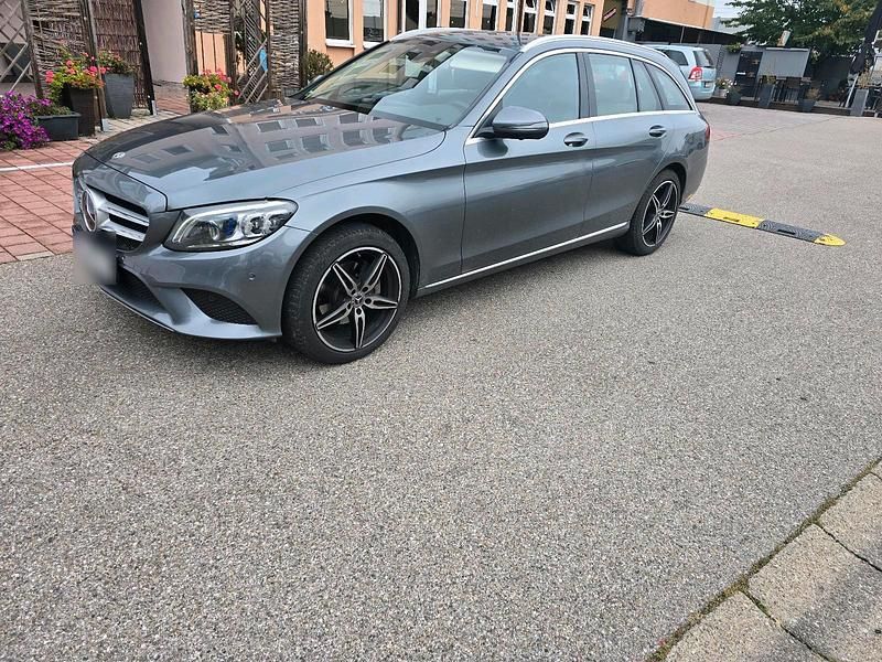 Gebraucht Mercedes C220 194 PS (142 kW) 2018 Silber Kombi