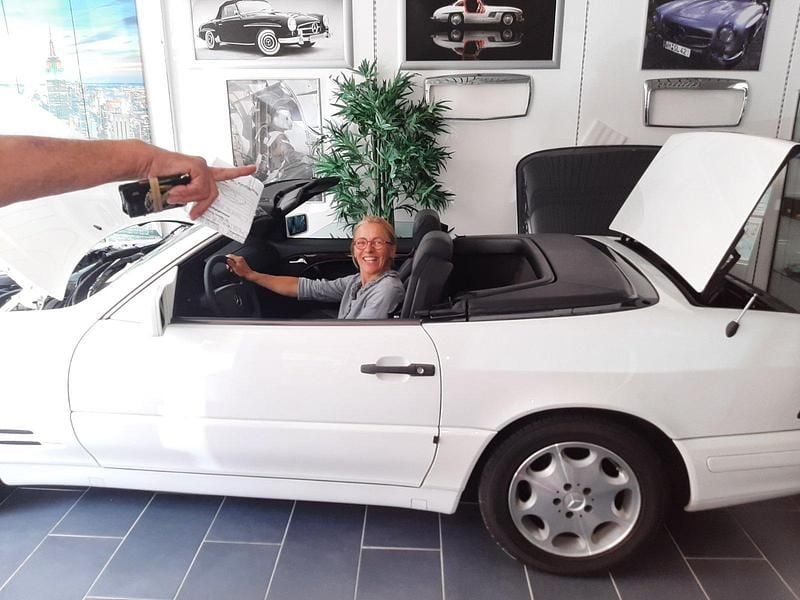 Weiß Gebraucht 1996 Mercedes SL320 Cabrio | 29.000 € - Bild 1/4