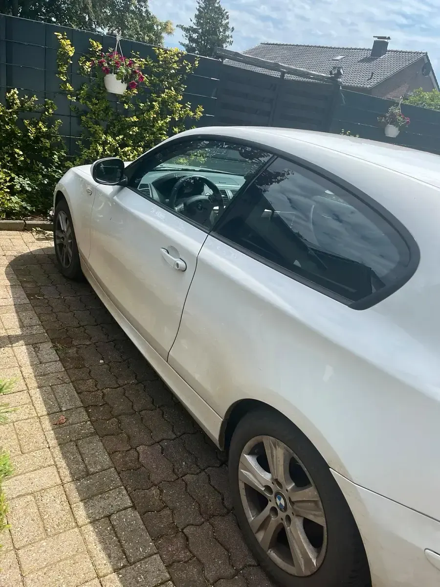 Gebraucht BMW 116 122 PS (89 kW) 2012 Weiß Kleinwagen
