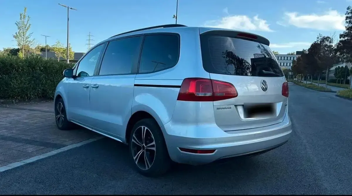 Gebraucht VW Sharan 140 PS (102 kW) 2010 Silber Van / Kleinbus