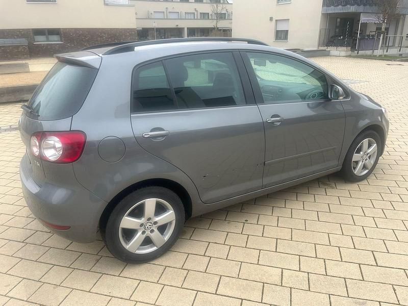 Gebraucht VW Golf VI 105 PS (77 kW) 2010 Grau Kleinwagen