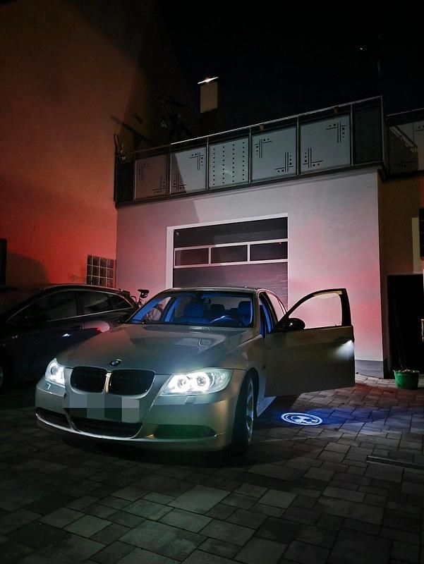 Silber Gebraucht 2006 BMW 320 Limousine | 4.900 € (Fairer Preis) - Bild 1/4