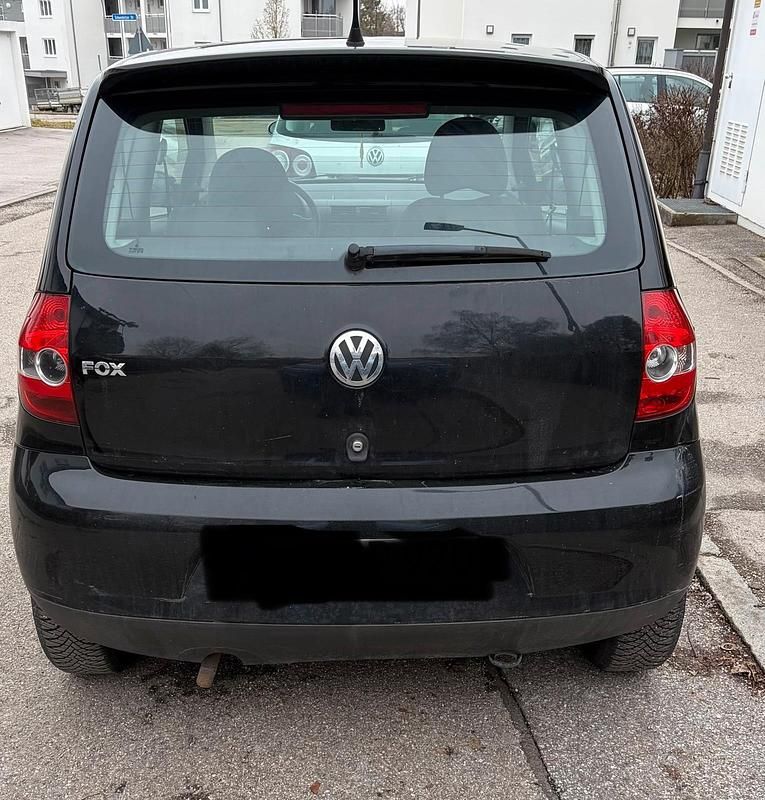 Gebraucht VW Fox 60 PS (44 kW) 2010 Schwarz Kleinwagen