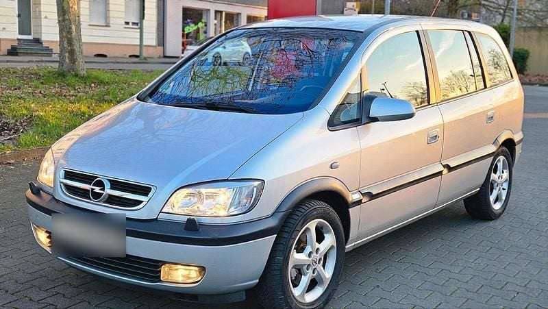 Gebraucht Opel Zafira 125 PS (91 kW) 2004 Silber Van / Kleinbus