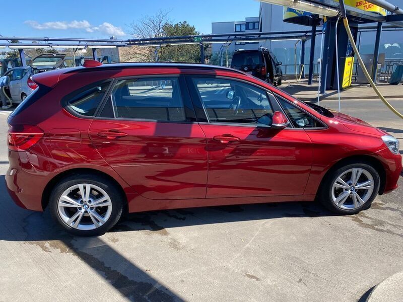 Rot Gebraucht 2017 BMW 216 Active Tourer Van / Kleinbus | 9.200 € (Guter Preis) - Bild 1/4