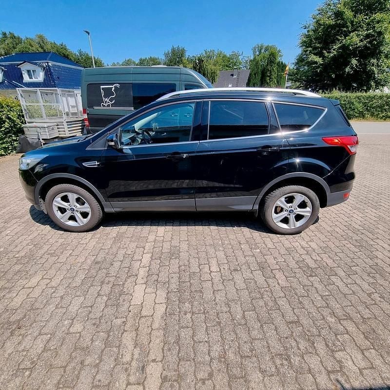 Schwarz Gebraucht 2016 Ford Kuga SUV | 8.900 € (Superpreis) - Bild 1/4