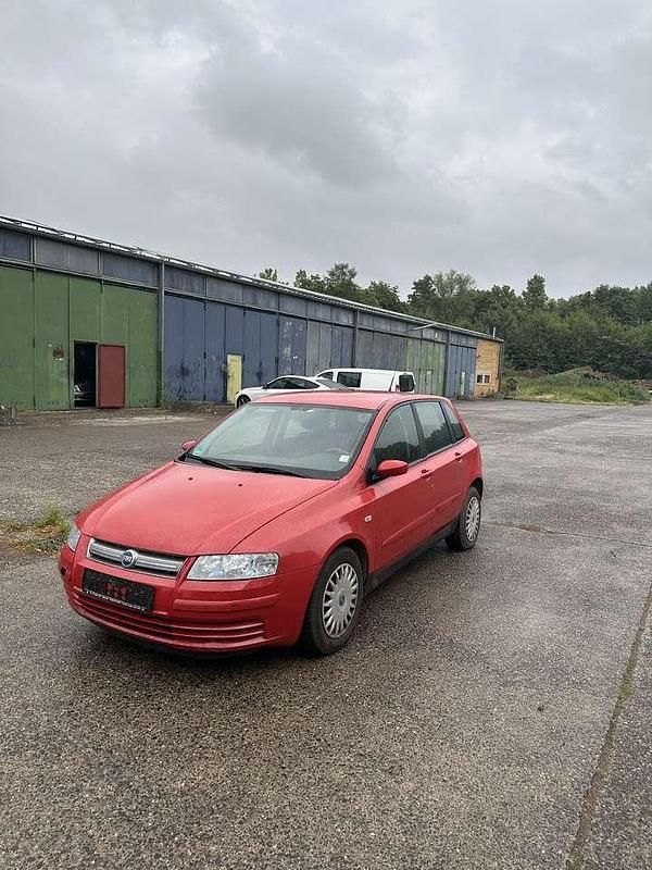 Rot Gebraucht 2006 Fiat Stilo Active Kombi | 800 € (Fairer Preis) - Bild 1/4