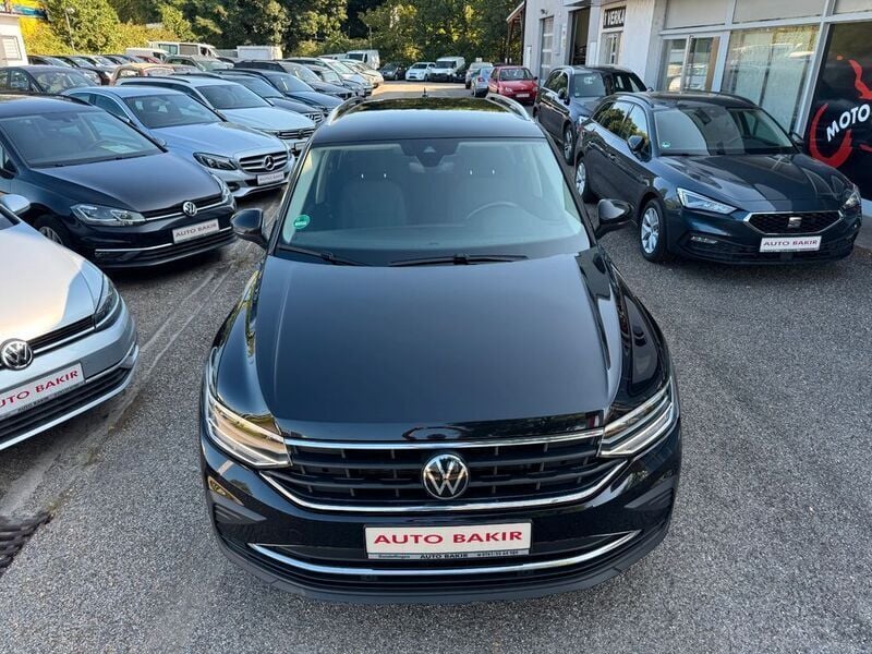 Gebraucht VW Tiguan Move 122 PS (89 kW) 2023 Schwarz SUV