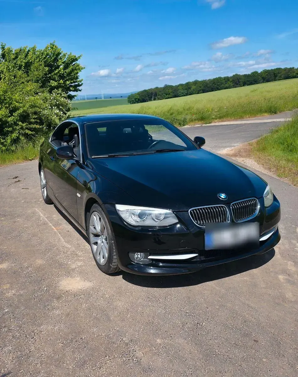 Gebraucht BMW 330 Cabriolet Sport Line 245 PS (180 kW) 2010 Schwarz Cabrio