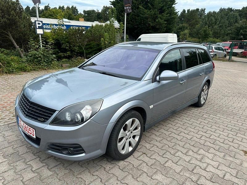 Grau Gebraucht 2007 Opel Vectra Edition+ Kombi | 2.590 € (Teuer) - Bild 1/4