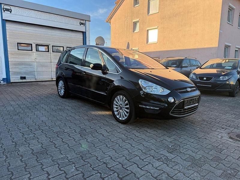 Gebraucht Ford S-MAX Titanium 140 PS (102 kW) 2014 Schwarz Van / Kleinbus