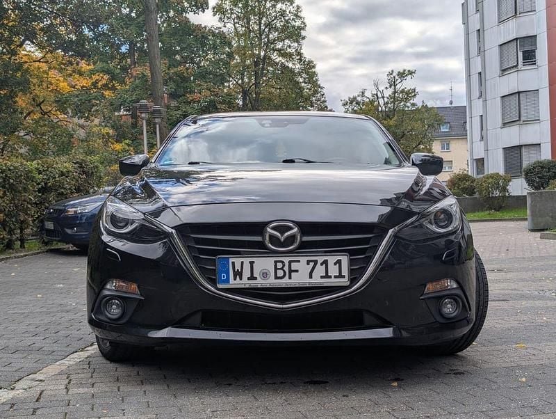 Schwarz Gebraucht 2016 Mazda 3 Nakama Limousine | 9.490 € (Guter Preis) - Bild 1/4