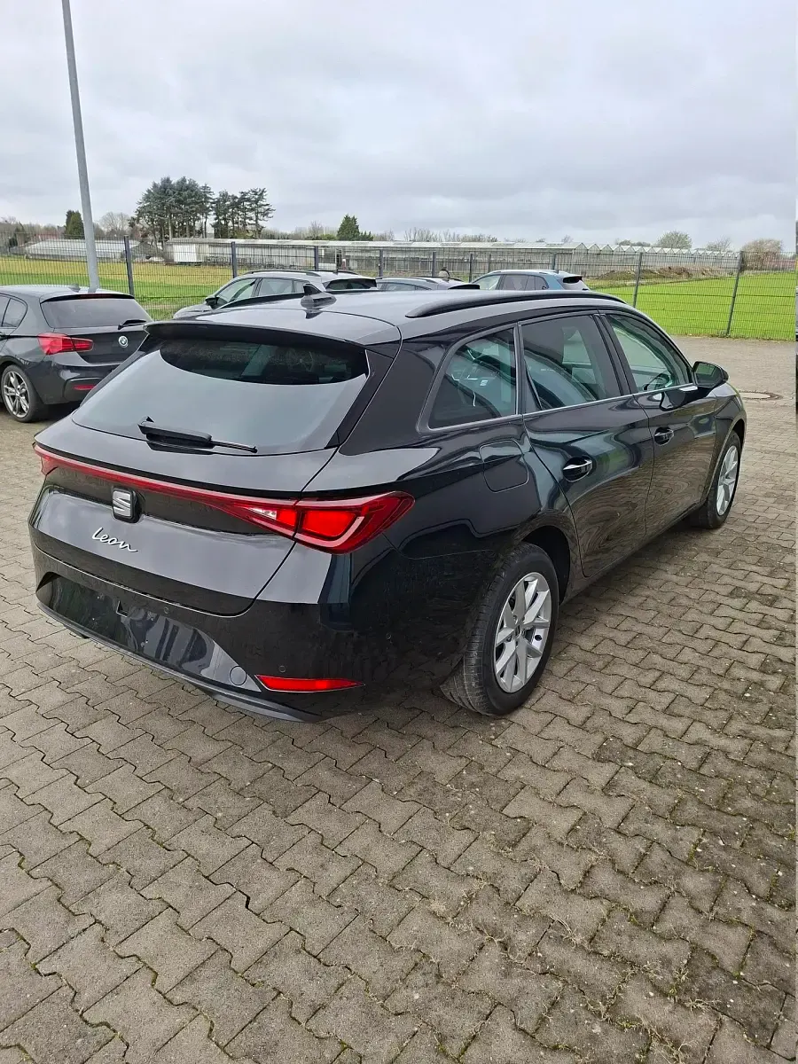 Neu Seat Leon ST Style 116 PS (85 kW) 2026 Metalliclackierung nachtschwarz Kombi