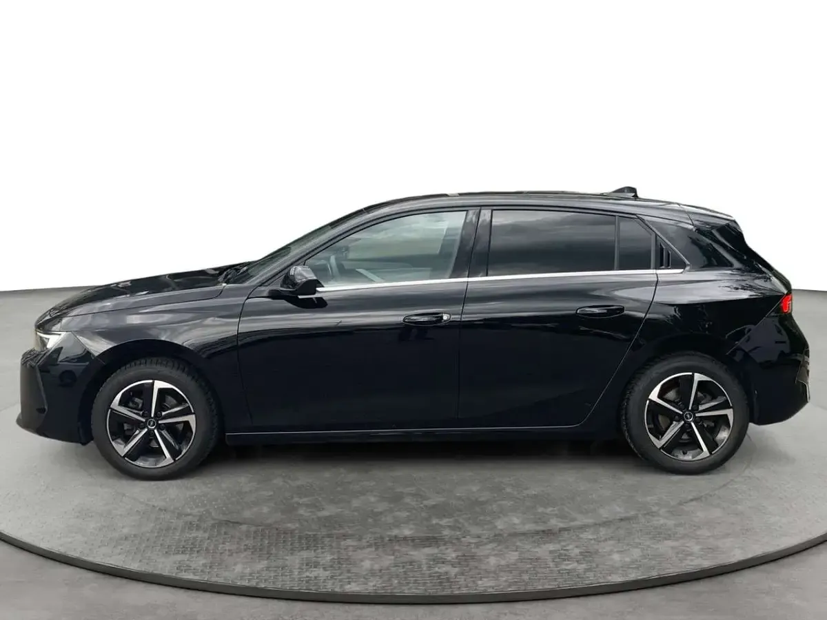 Gebraucht Opel Astra Elegance 131 PS (96 kW) 2023 Schwarz Kleinwagen