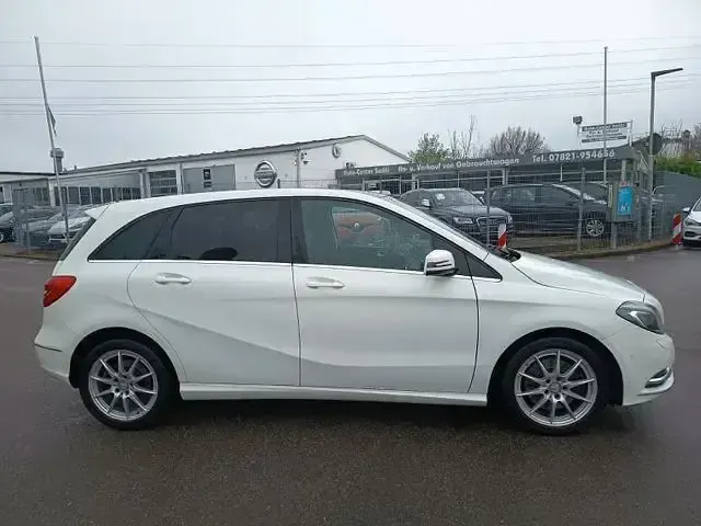 Gebraucht Mercedes B220 Sport 184 PS (135 kW) 2014 Weiß Van / Kleinbus
