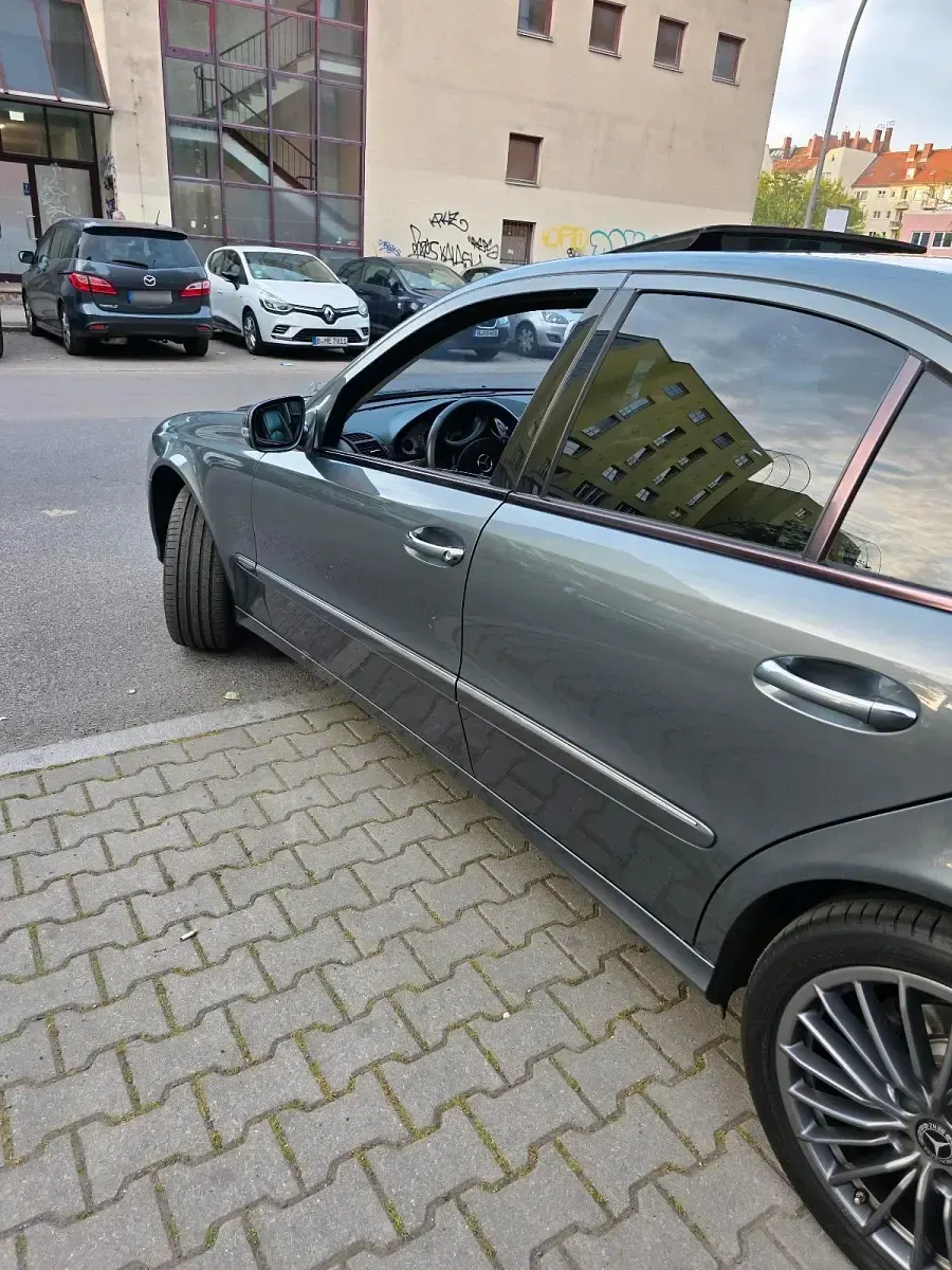 Gebraucht Mercedes E280 200 PS (147 kW) 2009 Grau Limousine