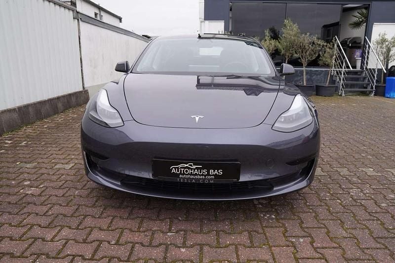 Gebraucht Tesla Model 3 Standard Range 208 kW (283 PS) 2021 Midnight silver Limousine