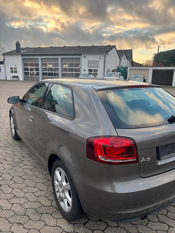 Gebraucht Audi A3 105 PS (77 kW) 2011 Beige Limousine