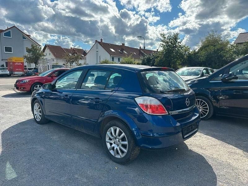 Gebraucht Opel Astra Basis 90 PS (66 kW) 2004 Blau Limousine