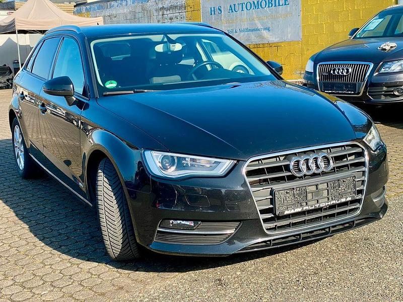 Gebraucht Audi A3 Attraction 105 PS (77 kW) 2013 Schwarz Limousine