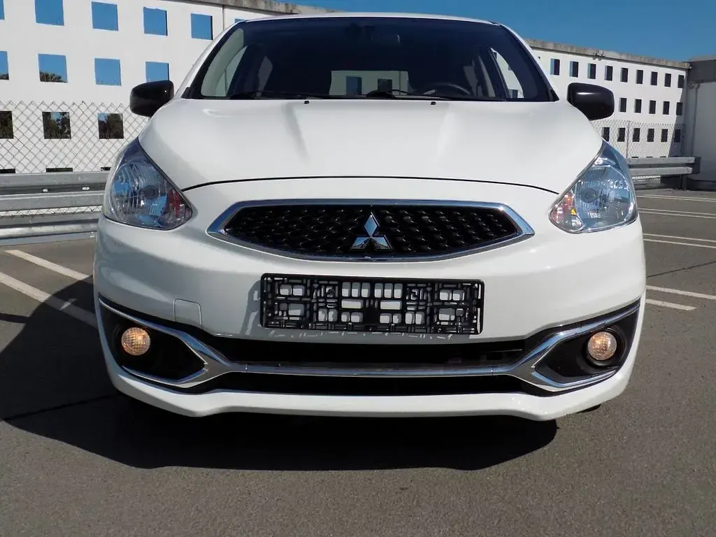 Gebraucht Mitsubishi Space Star Top 80 PS (58 kW) 2018 Weiß Kleinwagen