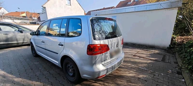 Gebraucht VW Touran 105 PS (77 kW) 2011 Silber Van / Kleinbus