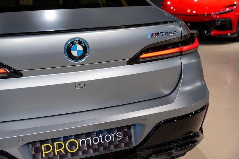 Gebraucht BMW M760e 571 PS (419 kW) 2023 Grau Limousine