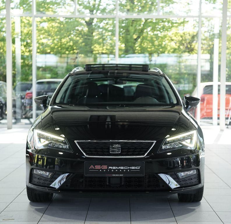 Second-hand Seat Leon Style 111 CP (81 kW) 2018 Negru Break