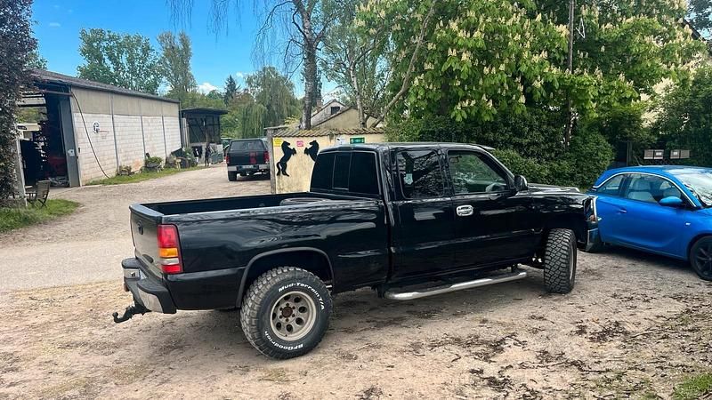 Gebraucht Chevrolet Silverado 260 PS (191 kW) 1999 Schwarz SUV