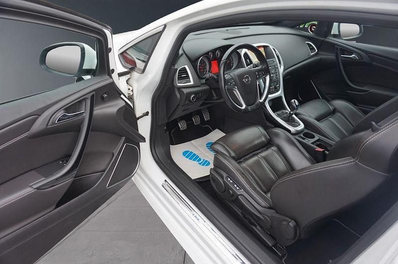 Gebraucht Opel Astra OPC 280 PS (205 kW) 2016 Weiß Coupé