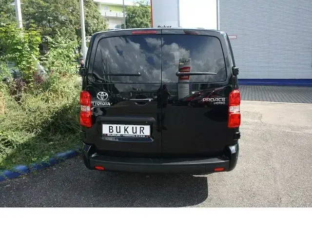Gebraucht Toyota Proace Comfort 144 PS (105 kW) 2022 Schwarz Van / Kleinbus