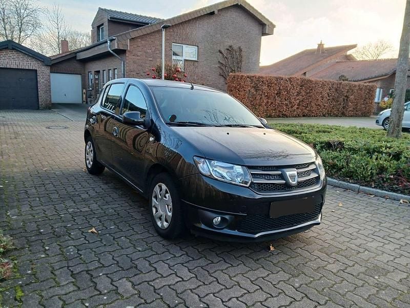 Gebraucht Dacia Sandero Ambiance 72 PS (52 kW) 2014 Schwarz Limousine