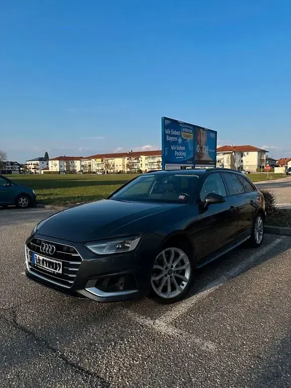 Gebraucht Audi A4 Advanced 204 PS (150 kW) 2021 Grau Kombi